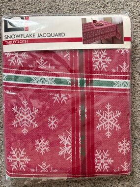 Living Quarters Snowflake Jacquard Tablecloth 60x84” Oval Red Green White NEW